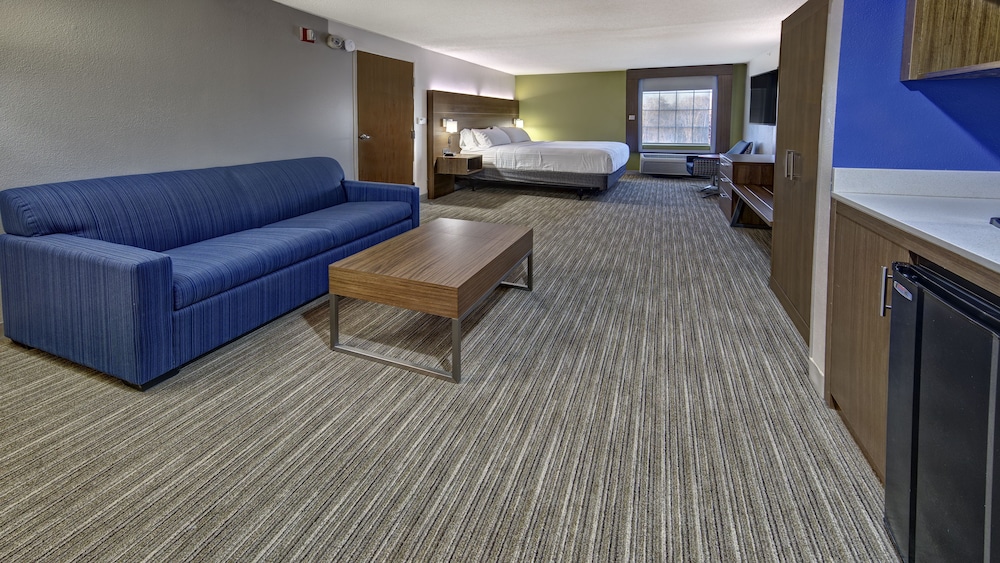 holiday inn express and suites crossville by ihg