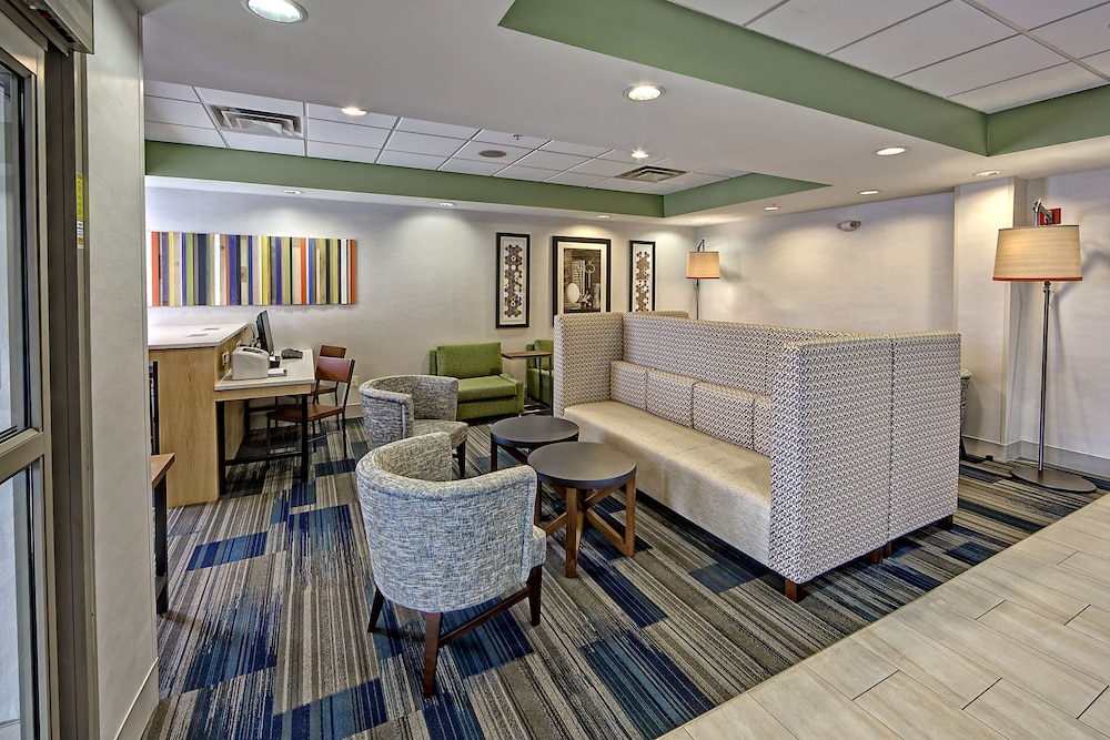 holiday inn express and suites crossville by ihg