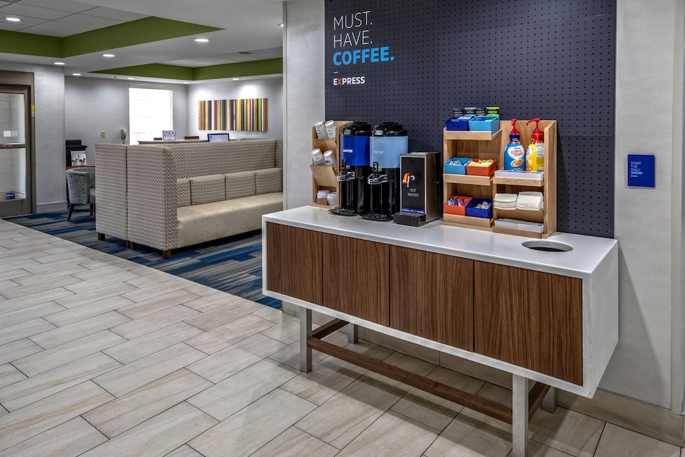 Holiday Inn Express & Suites Crossville By Ihg,Crossville - Harriman>>Crossville,3 star