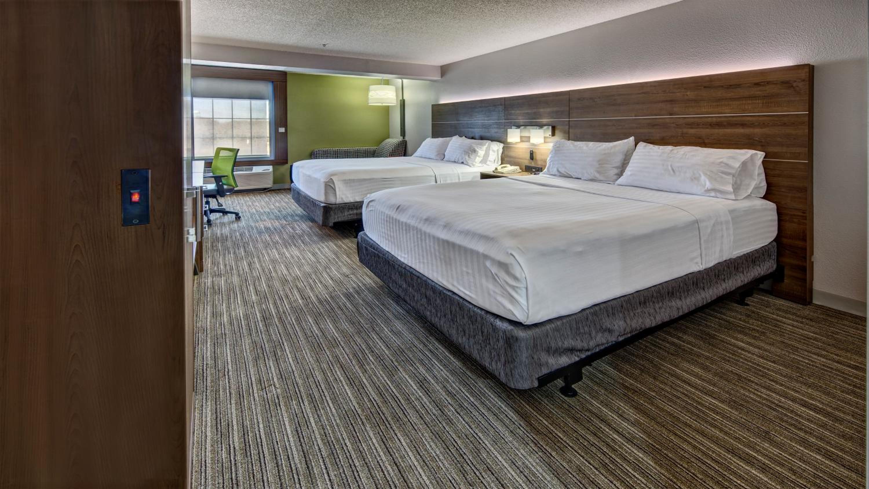 holiday inn express and suites crossville by ihg