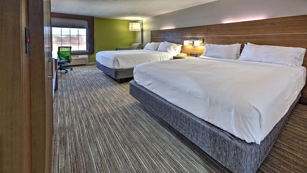 holiday inn express and suites crossville by ihg