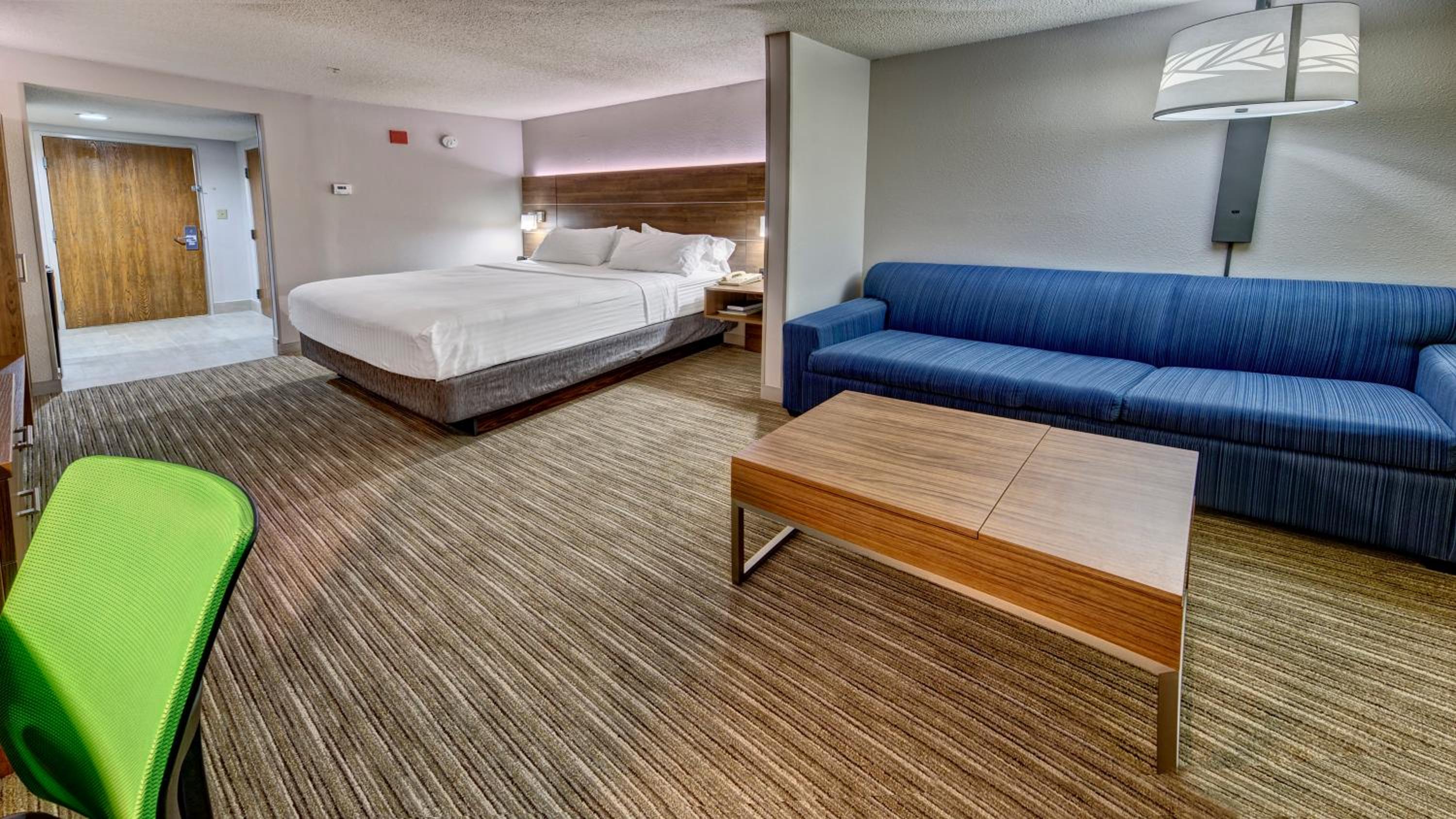 holiday inn express and suites crossville by ihg