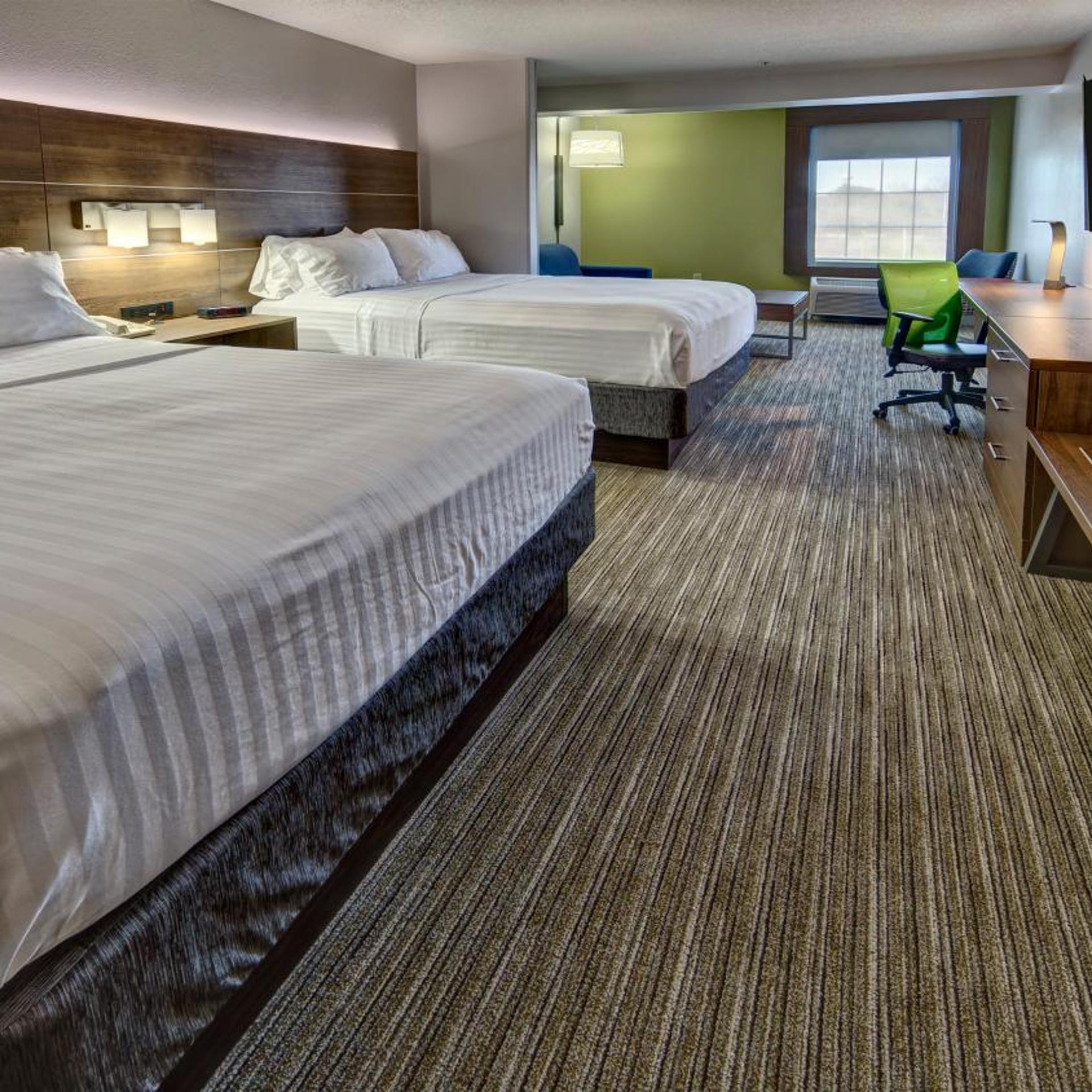 holiday inn express and suites crossville by ihg