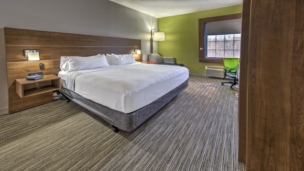 holiday inn express and suites crossville by ihg