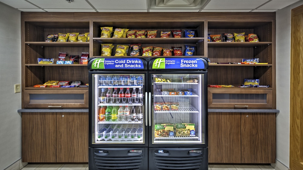 holiday inn express and suites crossville by ihg