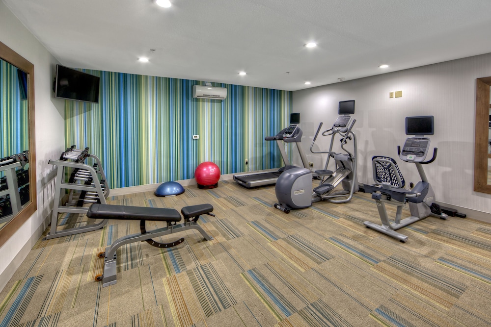 holiday inn express and suites crossville by ihg