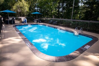 hampton inn pickwick dam at shiloh falls