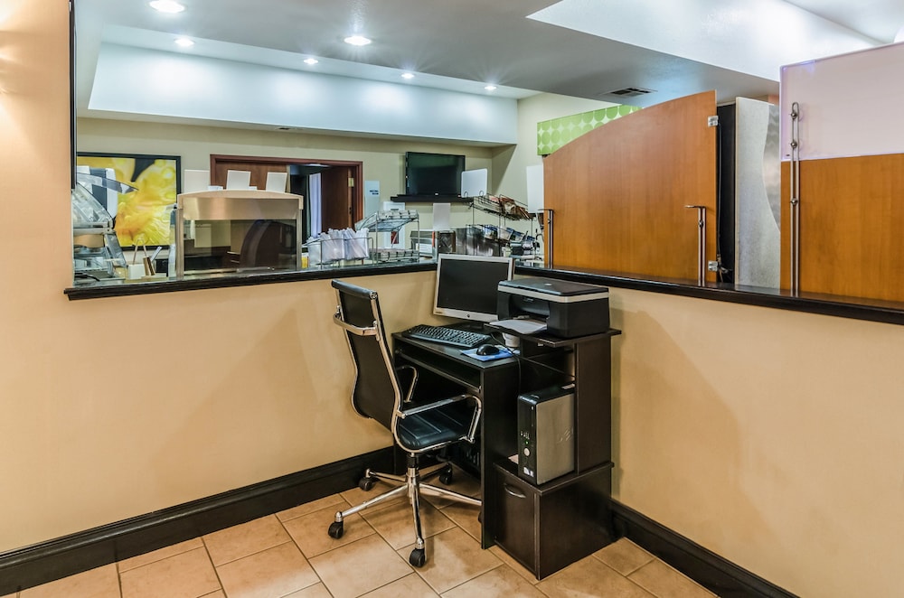holiday inn express and suites vinita by ihg