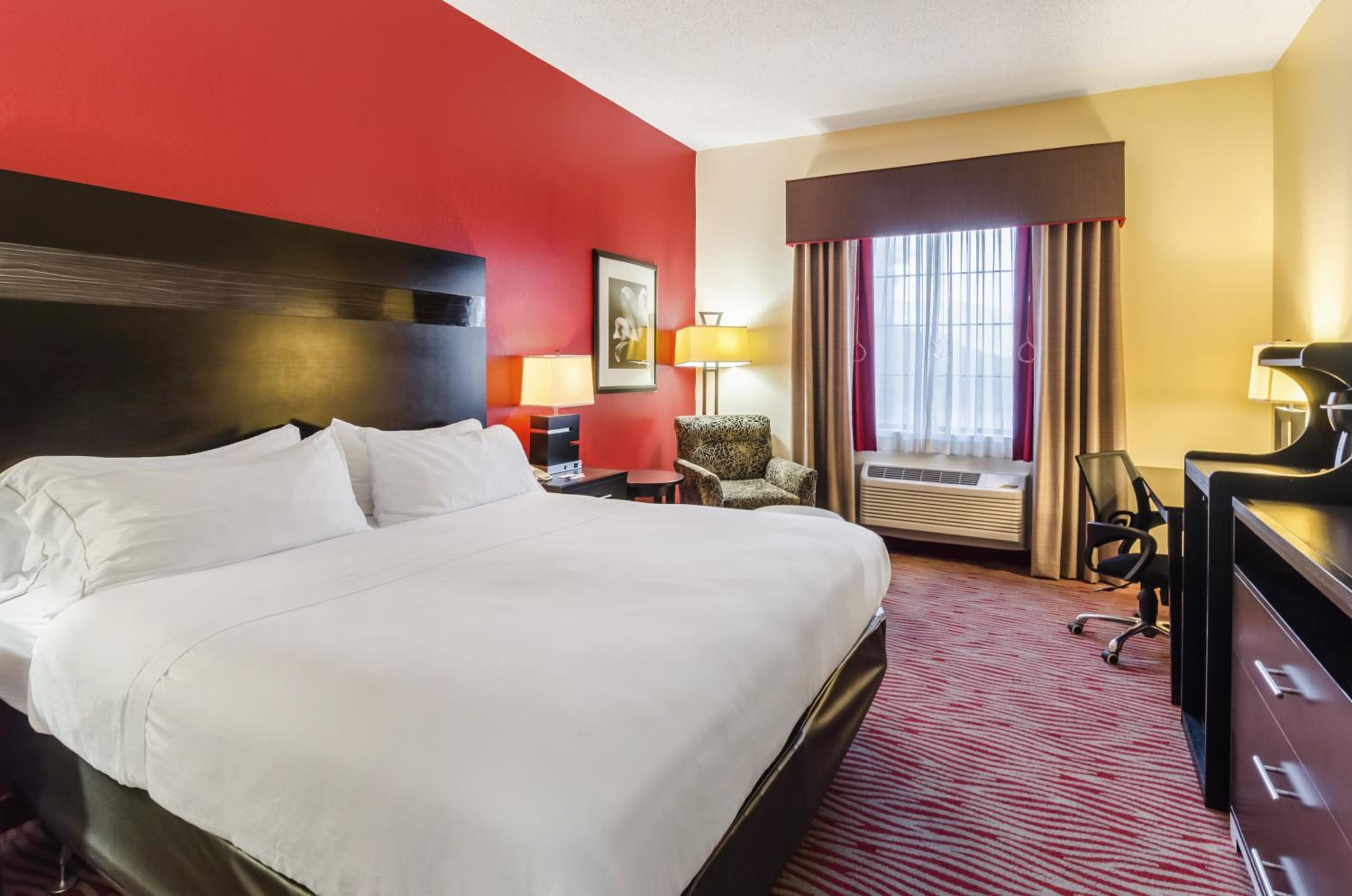 holiday inn express and suites vinita by ihg