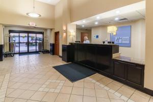 holiday inn express and suites vinita by ihg