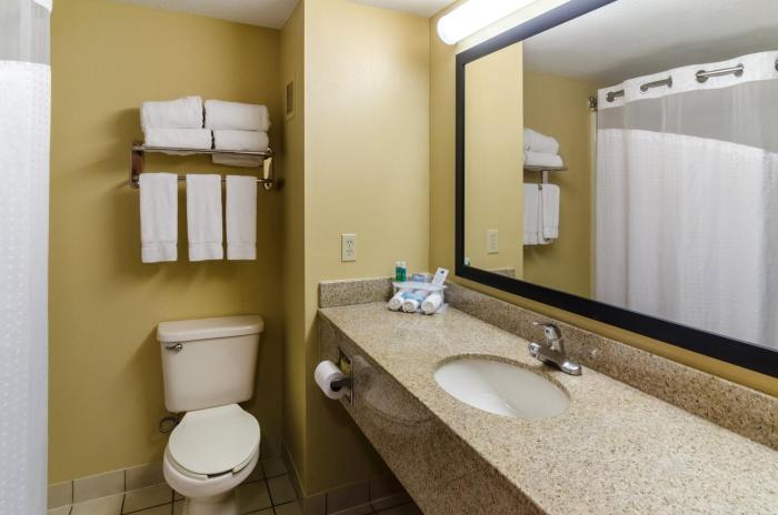 holiday inn express and suites vinita by ihg
