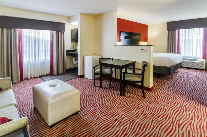 holiday inn express and suites vinita by ihg