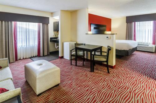 holiday inn express and suites vinita by ihg