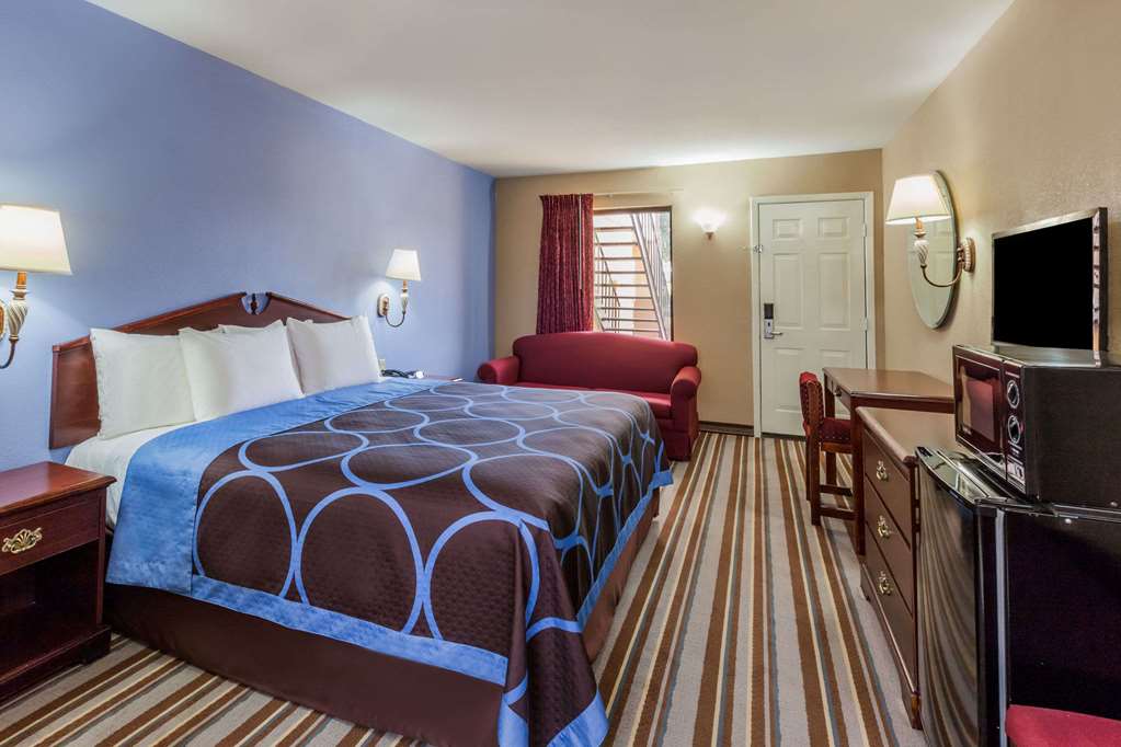 super 8 by wyndham mt pleasant tx