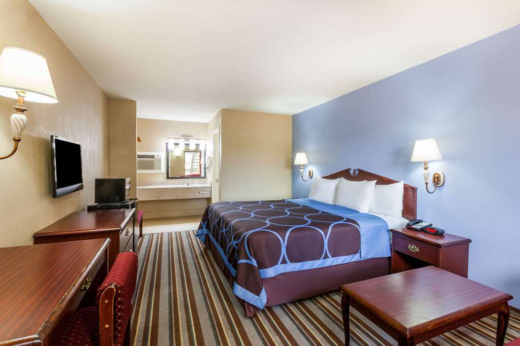 super 8 by wyndham mt pleasant tx