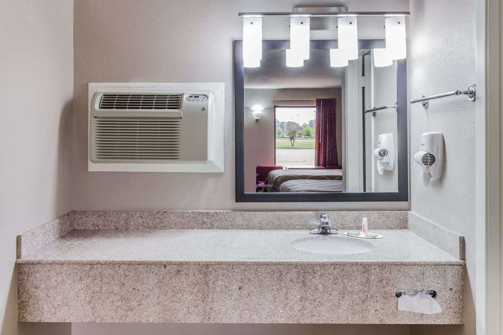 super 8 by wyndham mt pleasant tx