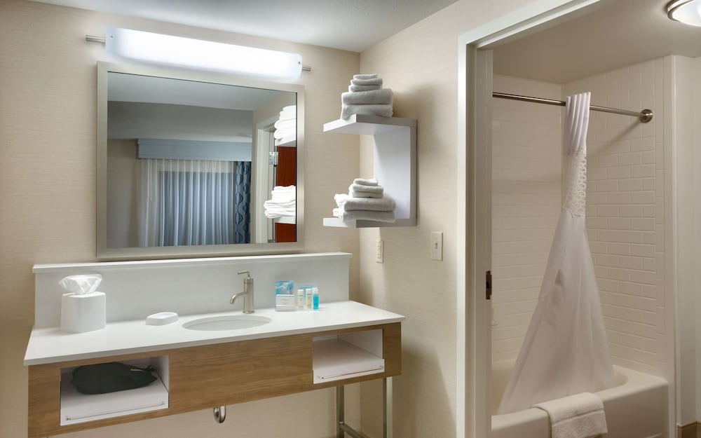 hampton inn and suites pocatello