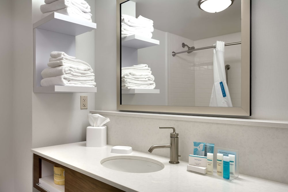 hampton inn and suites pocatello