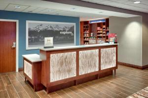 hampton inn and suites pocatello