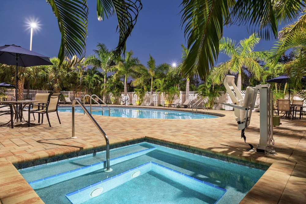 spark by hilton sarasota siesta key gateway