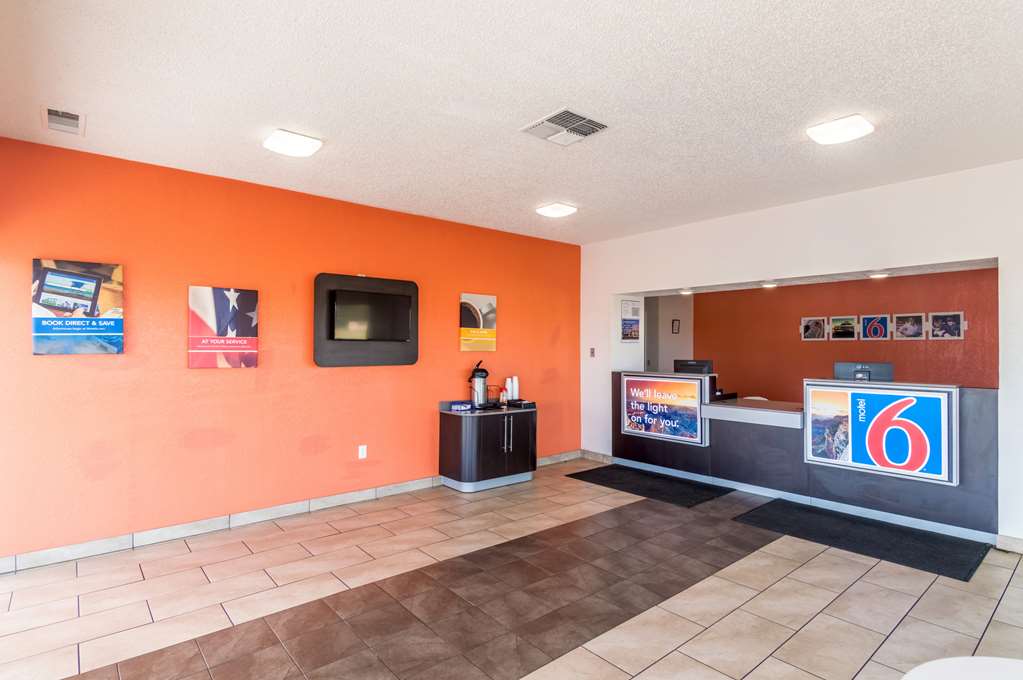 motel 6 clinton ok