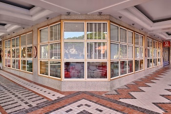 the riviera hotel