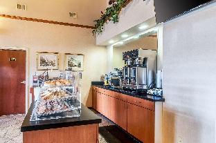 econo lodge inn and suites