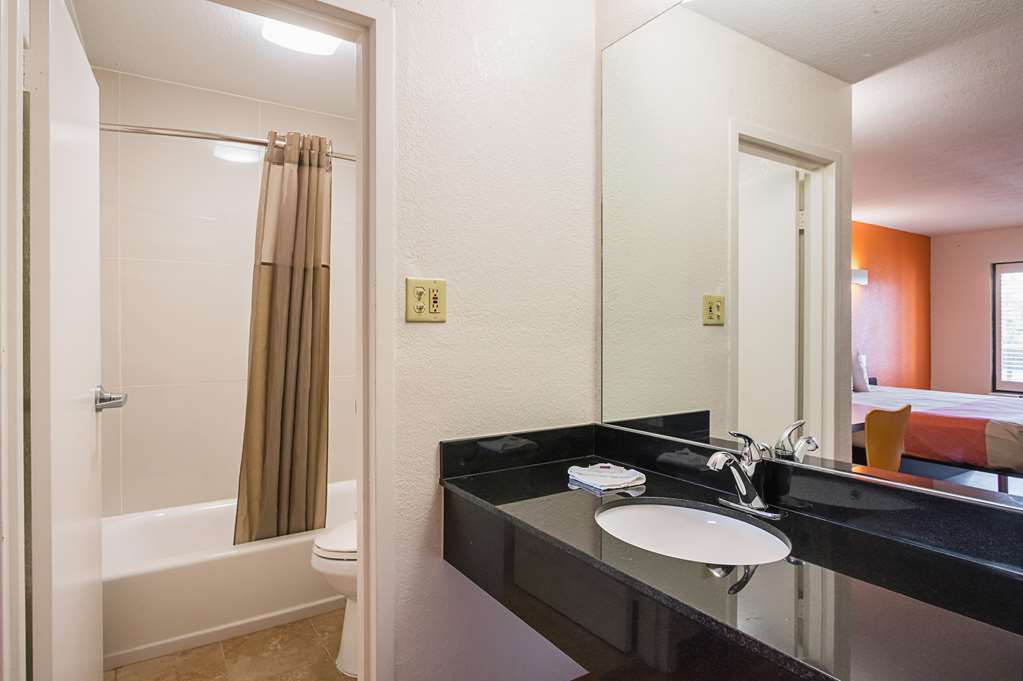motel 6 savannah ga midtown