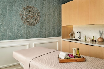 Faro Blanco Resort & Yacht Club Marathon, Curio By Hilton,Near Sombrero Beach,4 star