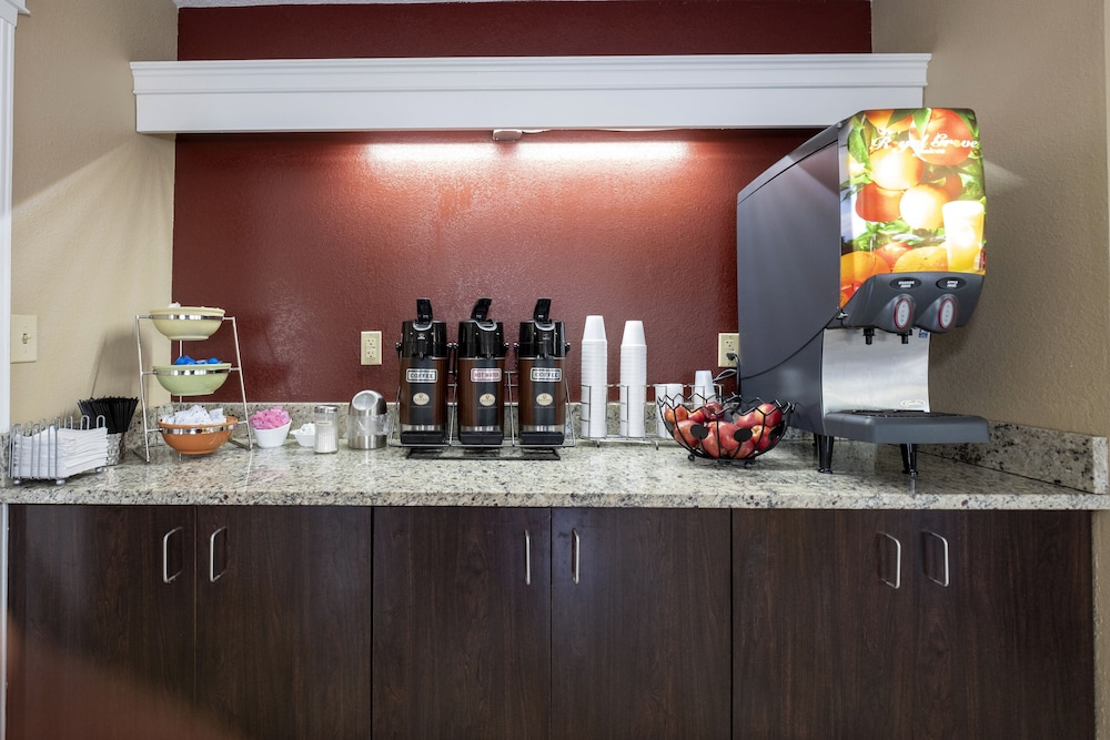 red roof inn knoxville north merchants drive