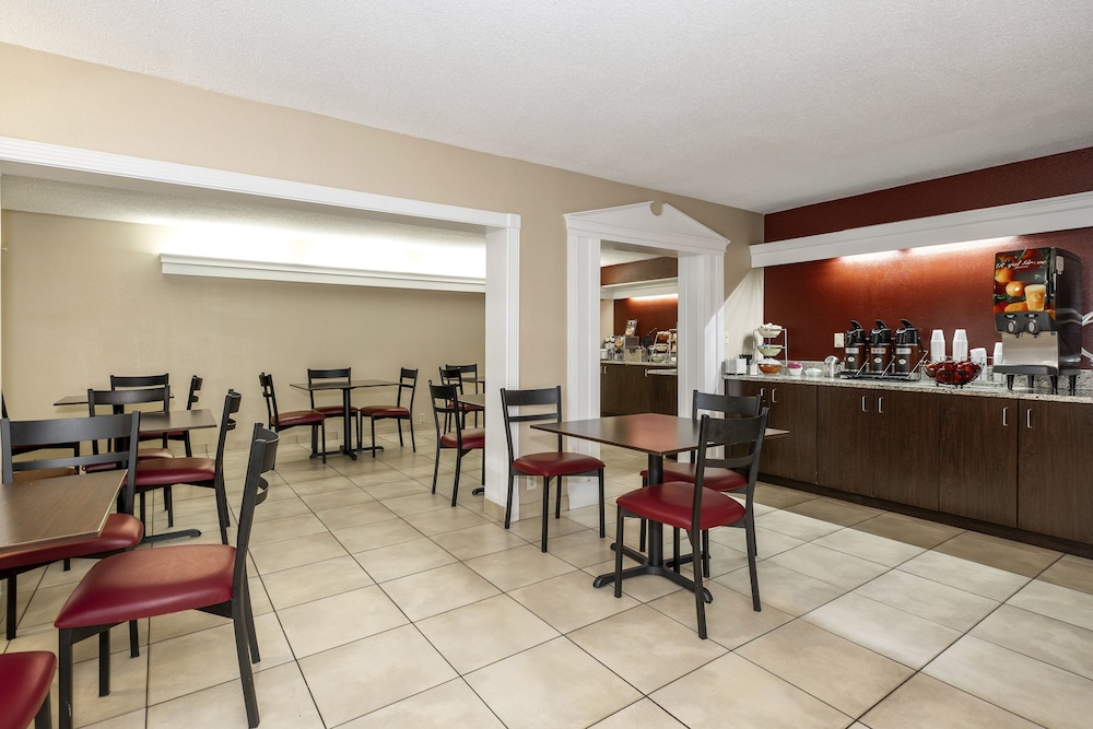 red roof inn knoxville north merchants drive