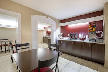 red roof inn knoxville north merchants drive