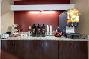 red roof inn knoxville north merchants drive