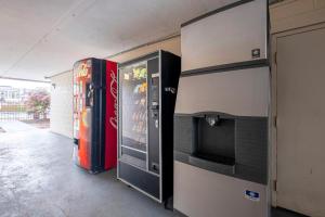 red roof inn knoxville north merchants drive