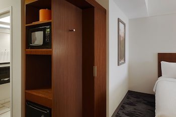 Fairfield Inn & Suites By Marriott Columbus Airport,Gahanna>>Columbus,2.5 star