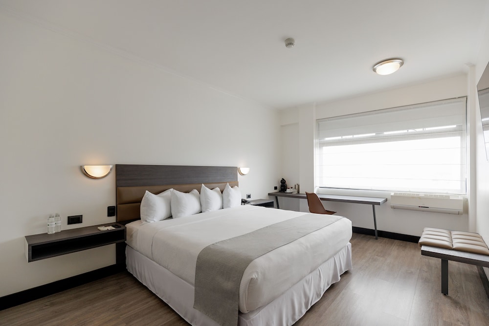 parque del lago boutique hotel