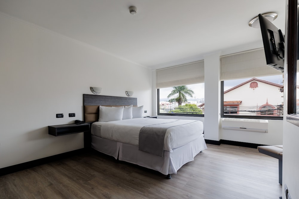 parque del lago boutique hotel