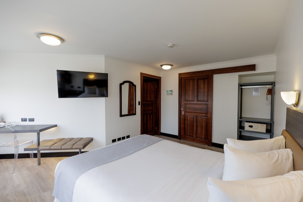 parque del lago boutique hotel