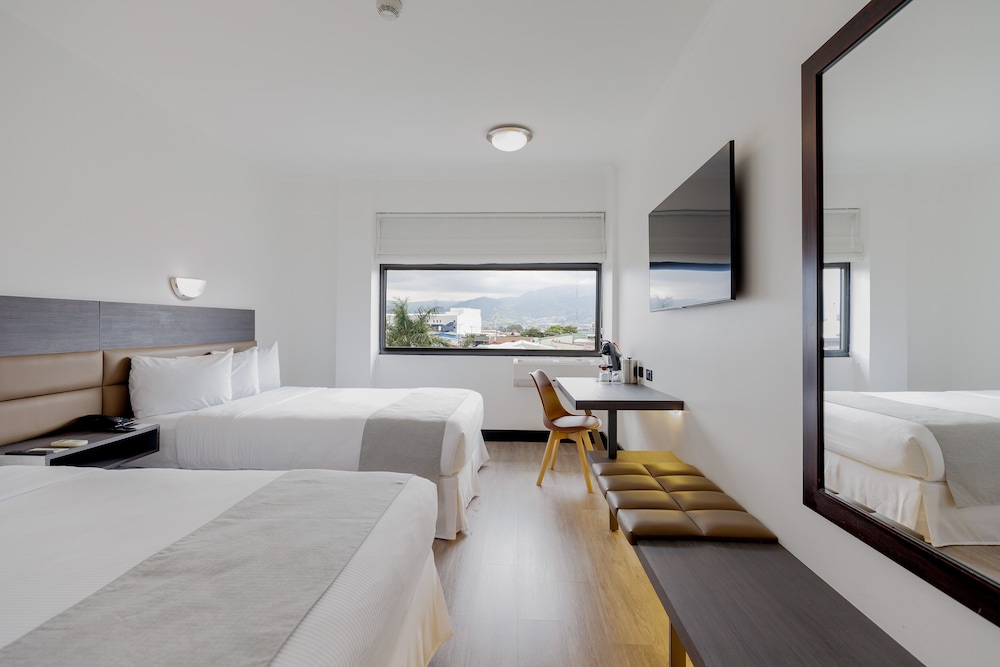 parque del lago boutique hotel