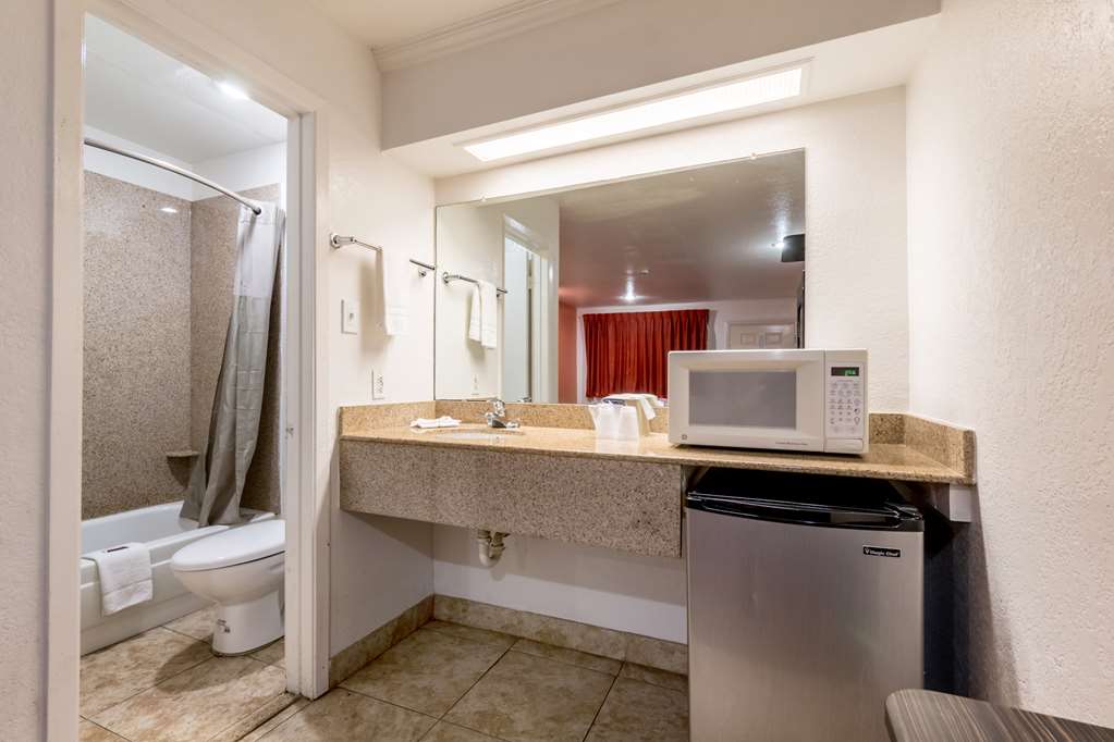 motel 6 san antonio tx frost bank center