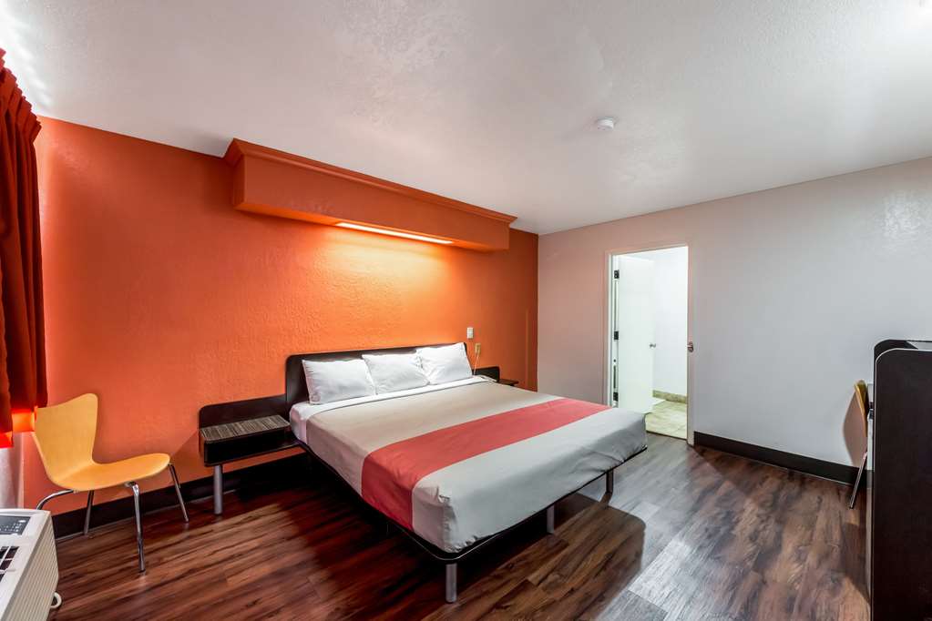 motel 6 san antonio tx frost bank center