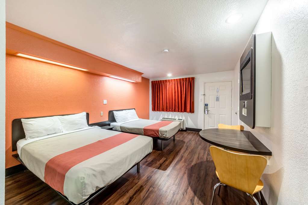 motel 6 san antonio tx frost bank center