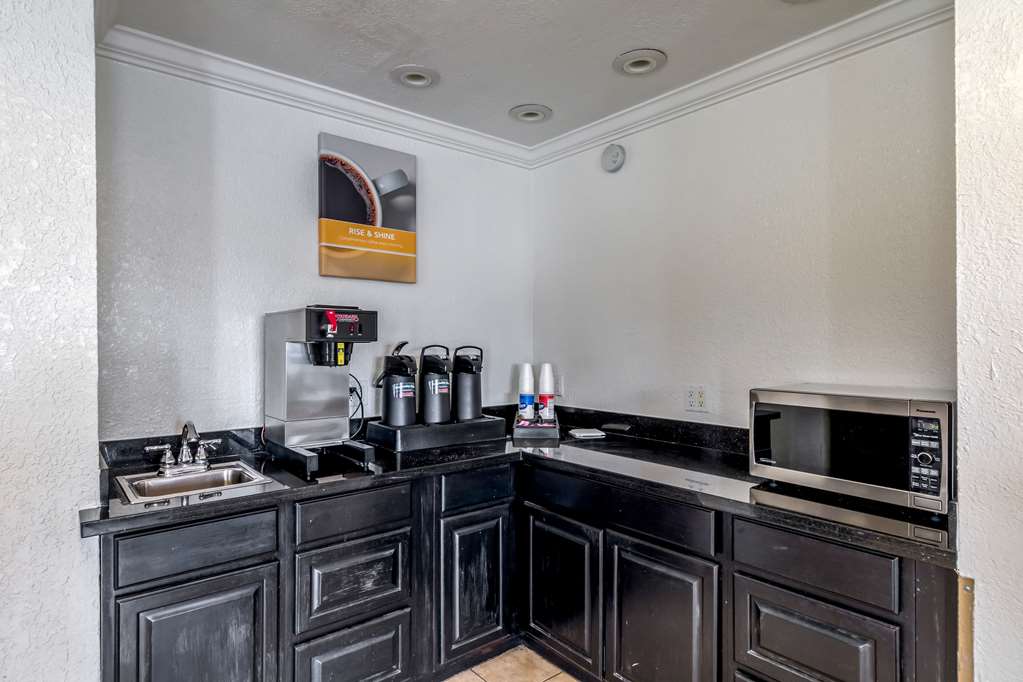 motel 6 san antonio tx frost bank center