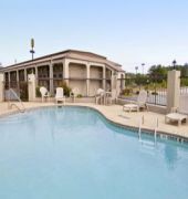 rodeway inn and suites