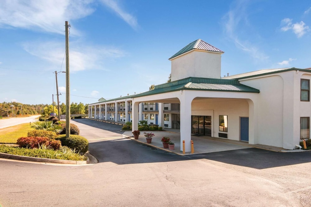 rodeway inn and suites