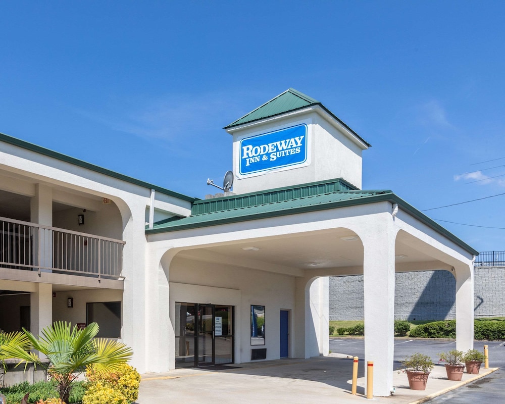 rodeway inn and suites