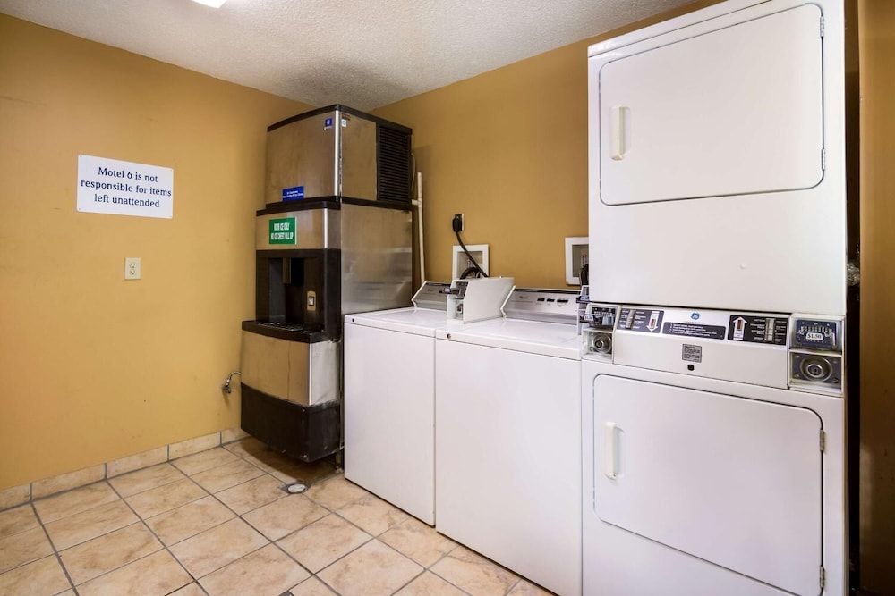 rodeway inn and suites