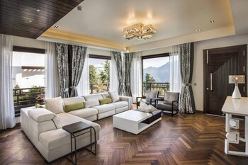 An Extravagant Pushp Villa Overlooking The Ganges,Rishikesh>>Narendranagar,0 star