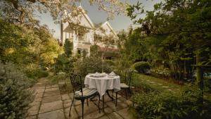 hacklewood hill country house