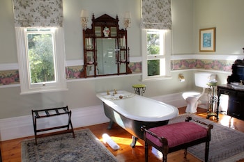 hacklewood hill country house